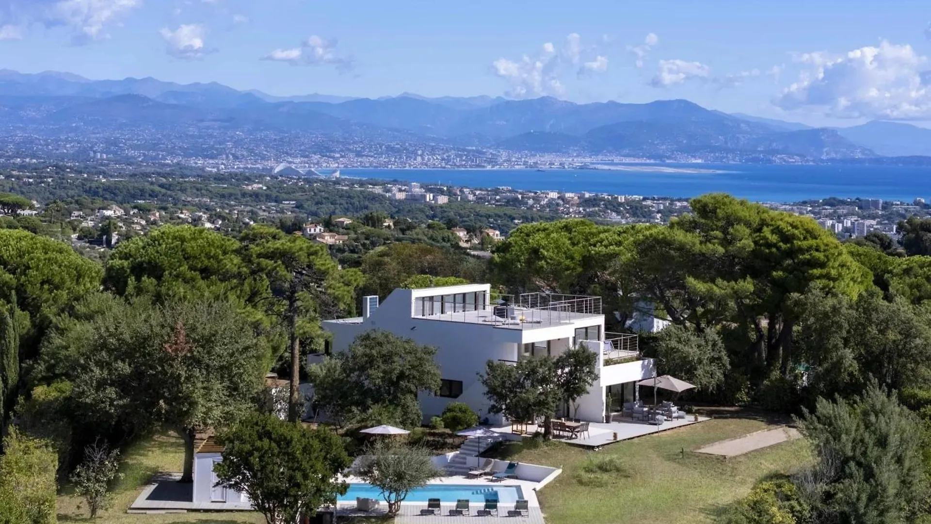 Beautiful 5 Bedroom Villa With Sea View & Pool Vallauris France
