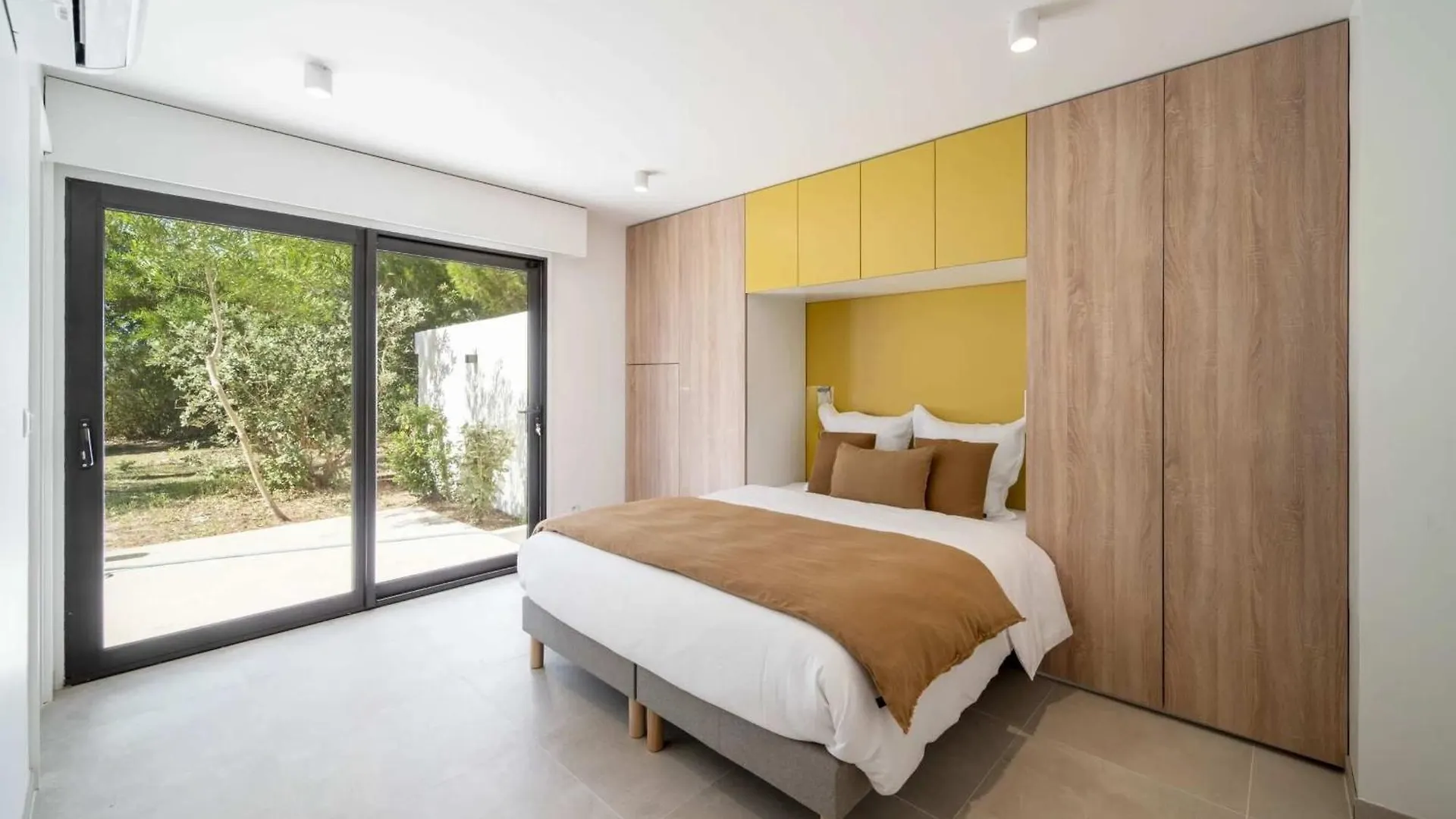 Beautiful 5 Bedroom Villa With Sea View & Pool Vallauris