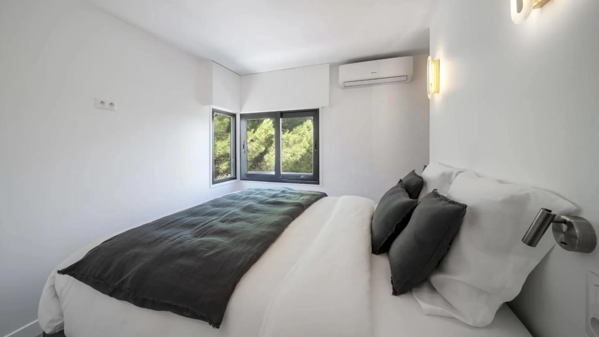 Beautiful 5 Bedroom Villa With Sea View & Pool 발로리스 프랑스