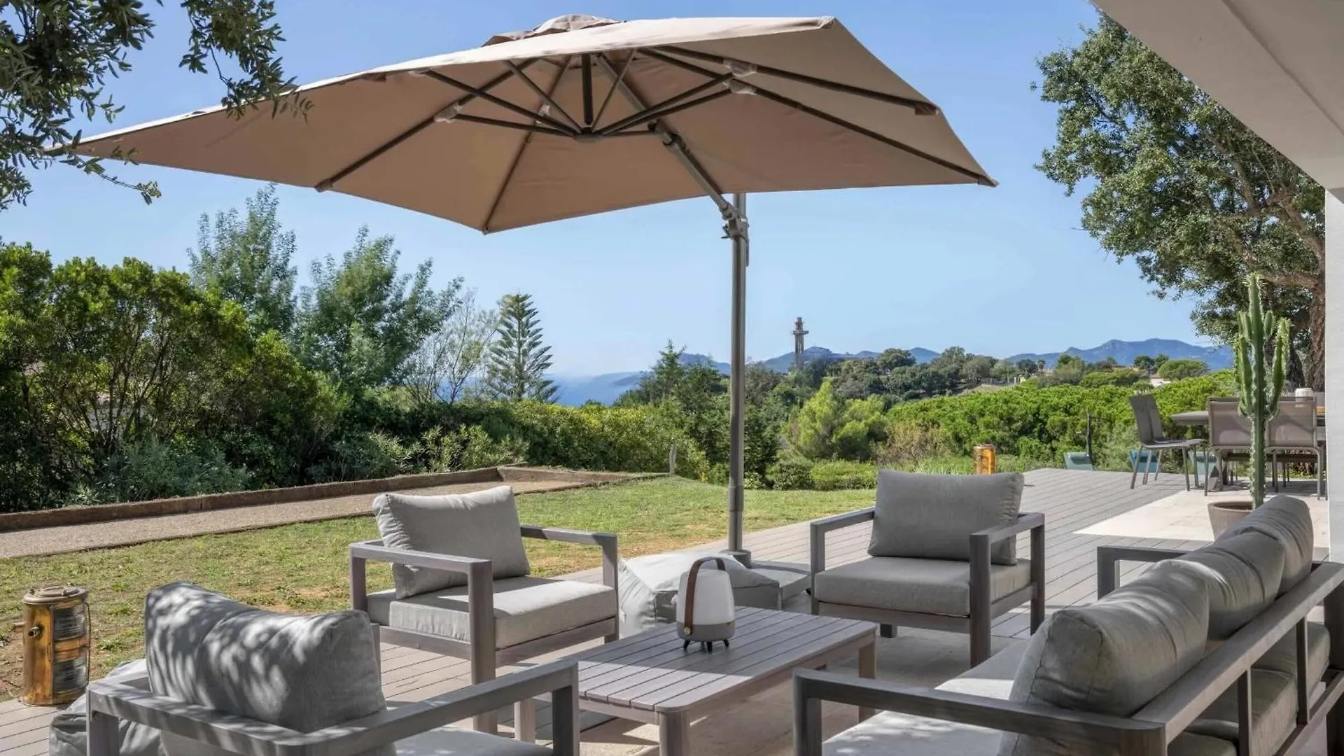 Beautiful 5 Bedroom Villa With Sea View & Pool 발로리스 0*,