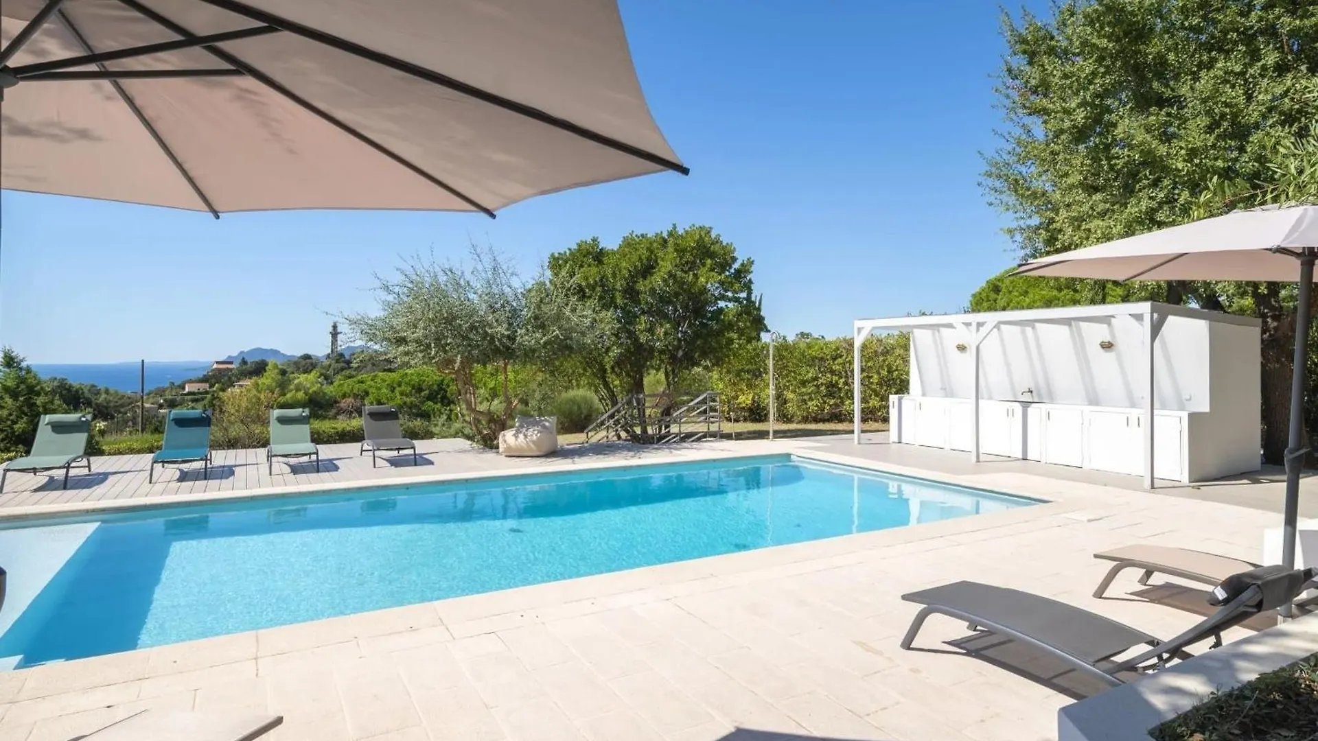 Beautiful 5 Bedroom Villa With Sea View & Pool Vallauris
